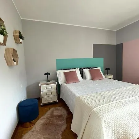 Charming Penthouse Near דירה קיאסו