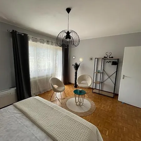 Charming Penthouse Near קיאסו
