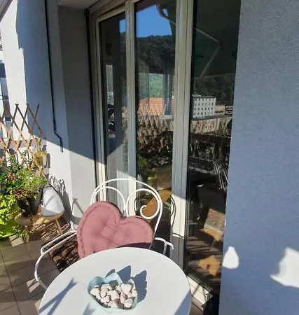 Charming Penthouse Near *