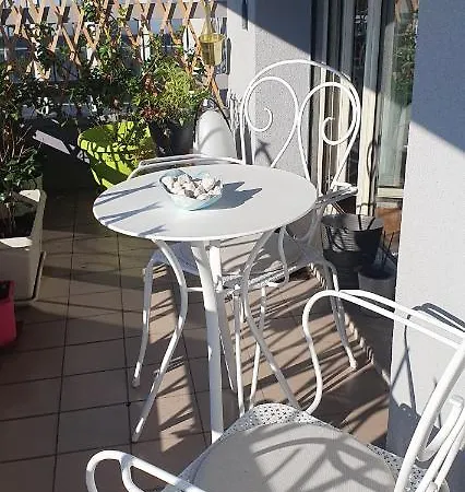 Charming Penthouse Near * Chiasso