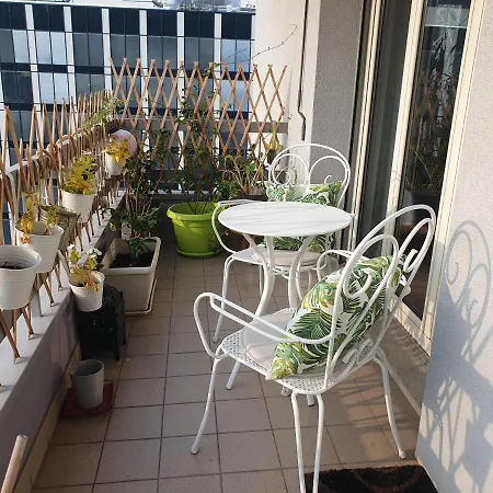 Charming Penthouse Near * Chiasso