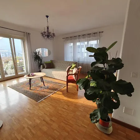 Charming Penthouse Near *