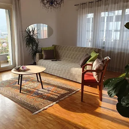 Lejlighed Charming Penthouse Near